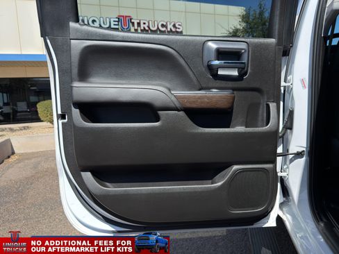 Used 2018 GMC Sierra 2500 Denali w/ Duramax Plus Package AWD/4WD image 22