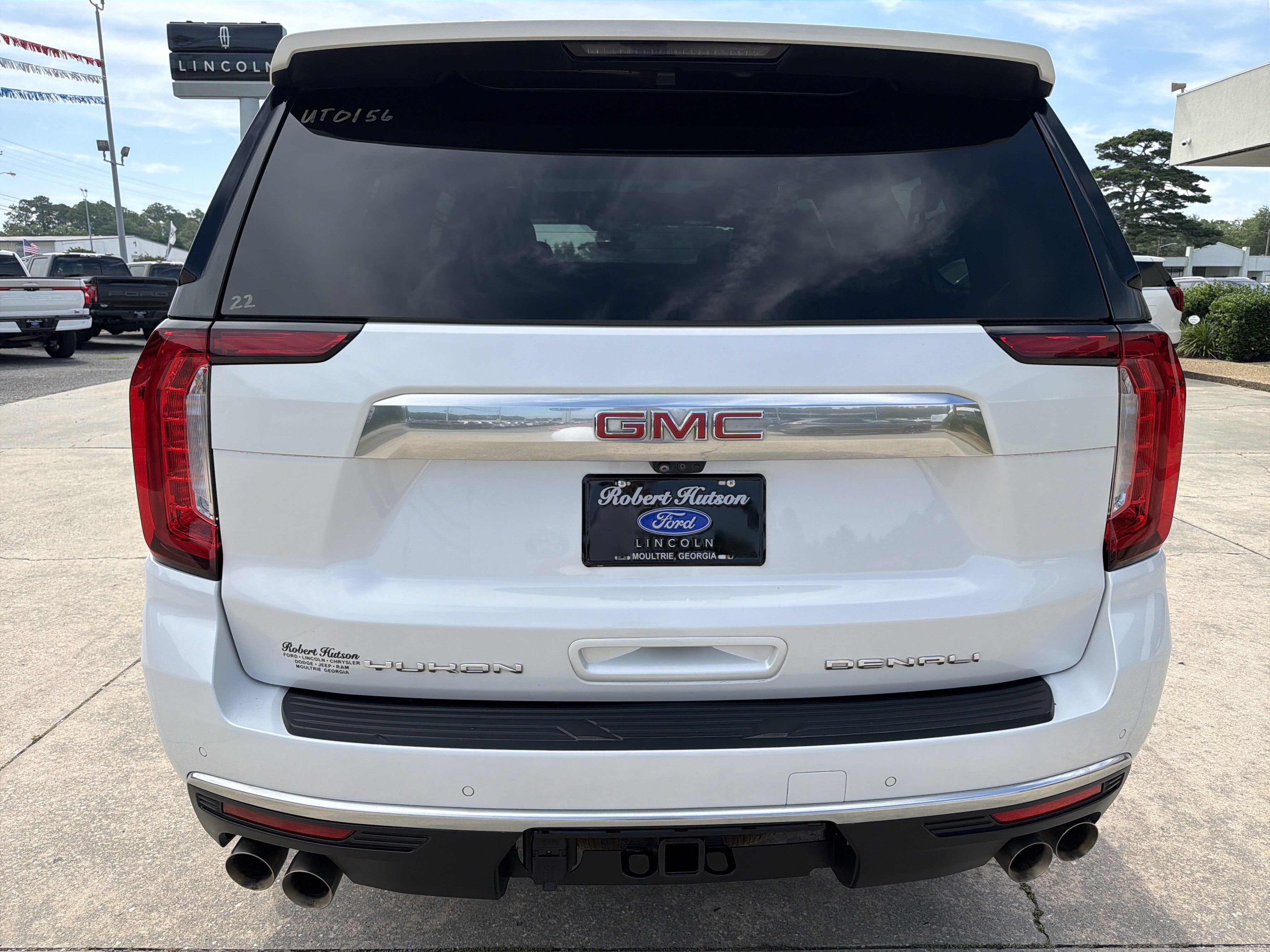 Used 2022 GMC Yukon XL Denali w/ Denali Premium Package AWD/4WD image 6