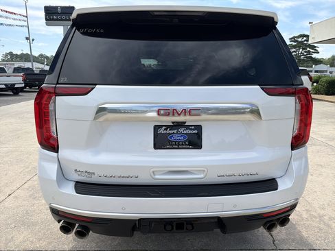 Used 2022 GMC Yukon XL Denali w/ Denali Premium Package AWD/4WD image 6