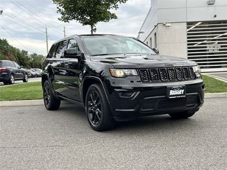 Used 2018 Jeep Grand Cherokee Altitude image 1