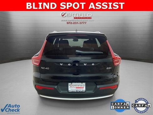 Used 2025 Volvo XC40 B5 Core image 5