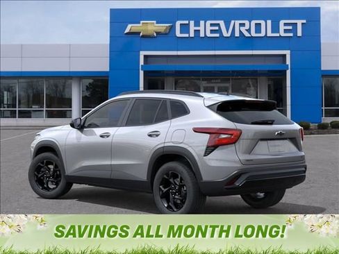 New 2026 Chevrolet Trax LT w/ Driver Confidence Package FWD image 3