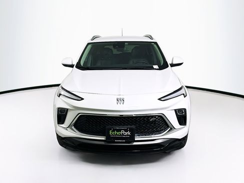 Used 2024 Buick Encore GX Sport Touring image 2