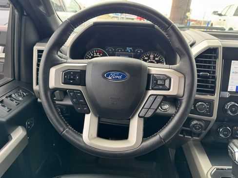 Used 2019 Ford F150 Lariat image 12