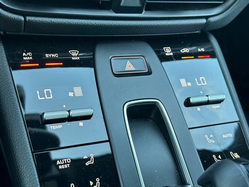 Certified 2023 Porsche Macan Turbo AWD/4WD image 23