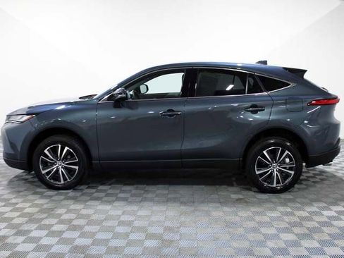 Used 2024 Toyota Venza LE AWD/4WD image 3