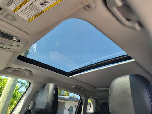 Used 2021 Jeep Compass Altitude w/ Sun and Sound Group image 24