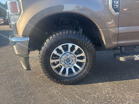 Used 2022 Ford F250 Lariat image 10