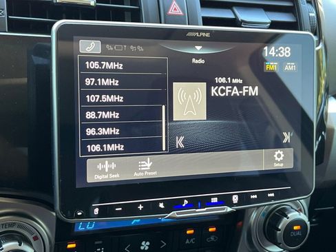 Used 2017 Toyota 4Runner Limited AWD/4WD image 18