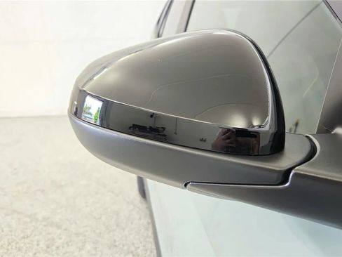 Used 2025 Chevrolet Trax ACTIV w/ Sunroof Package FWD image 18
