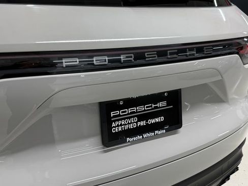 Used 2023 Porsche Cayenne Platinum Edition AWD/4WD image 14