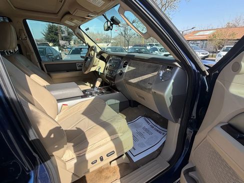 Used 2012 Ford Expedition XLT image 26