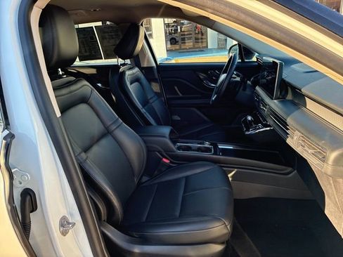 Used 2024 Lincoln Corsair AWD w/ Equipment Group 101A image 29