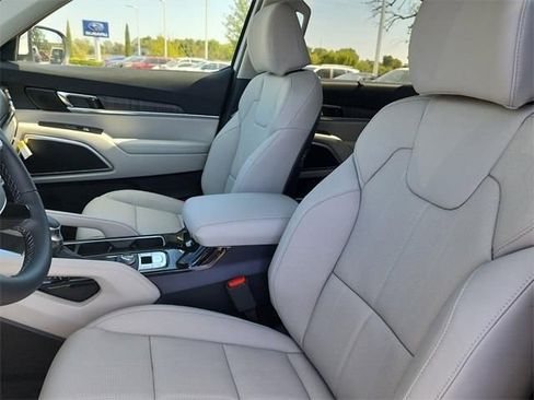 New 2025 Kia Telluride EX w/ EX Captain's Chair Package image 13