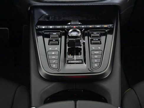 Used 2025 Aston Martin DBX 707 image 14