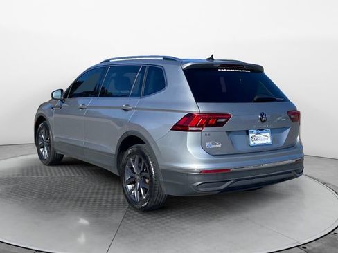 Used 2022 Volkswagen Tiguan SE image 3