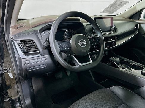 Used 2021 Nissan Rogue SV image 9