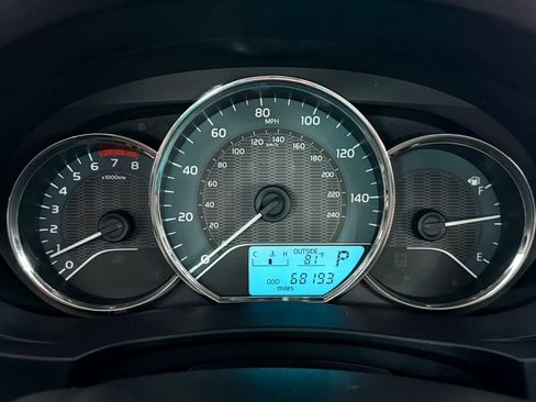 Used 2016 Toyota Corolla LE FWD image 9