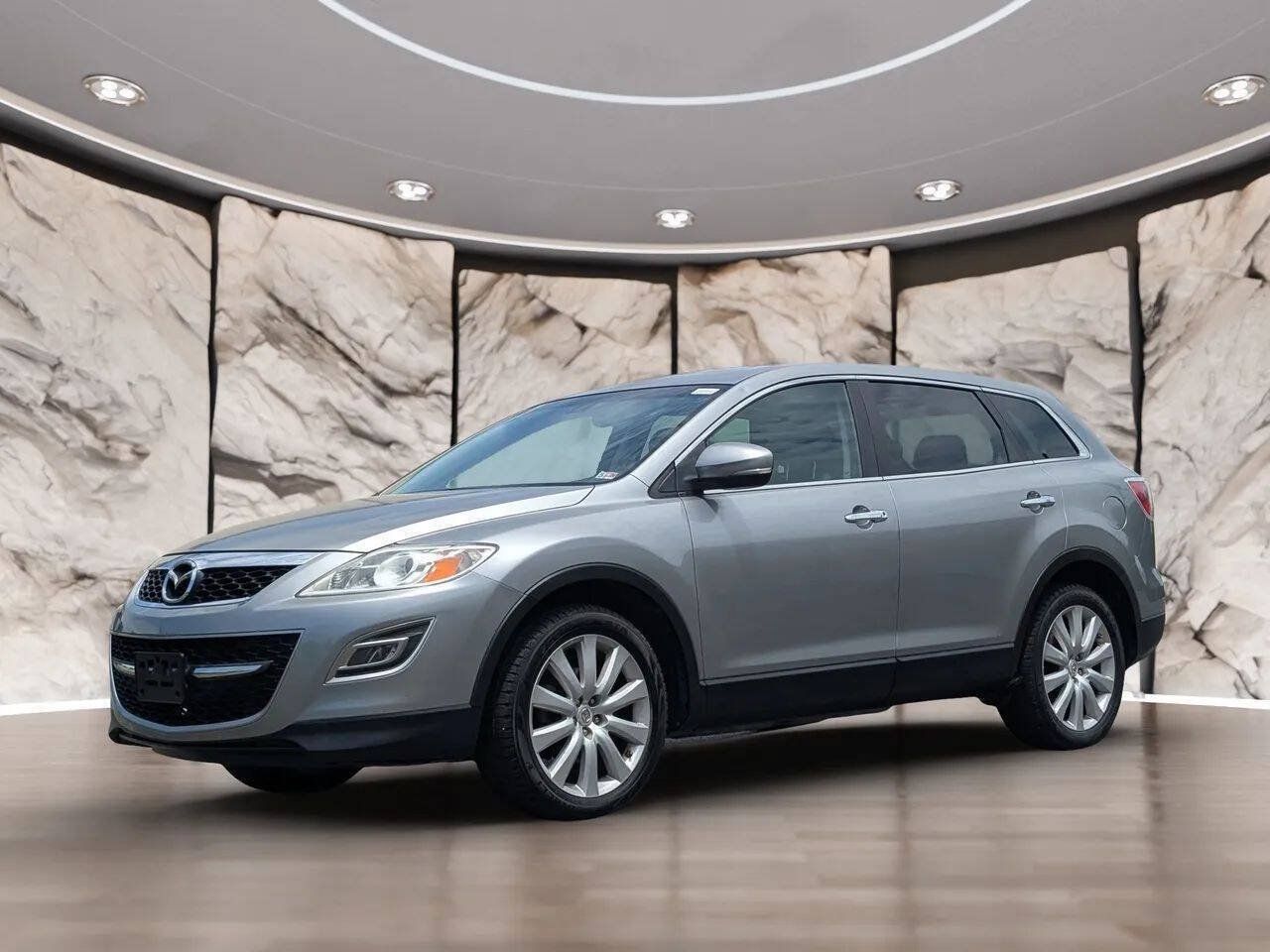 Used 2010 MAZDA CX-9 Grand Touring w/ Moonroof & Bose Audio Pkg FWD image 2
