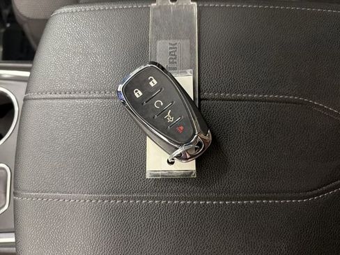 Certified 2023 Chevrolet Traverse LT image 34