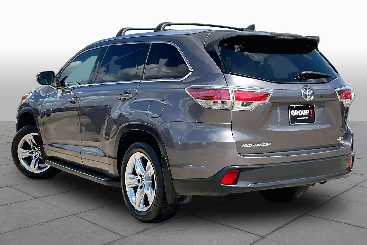 Used 2015 Toyota Highlander XLE FWD image 12