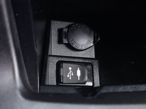 Used 2016 Toyota Camry SE FWD image 23
