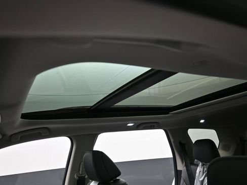 New 2025 Honda Pilot Touring image 4