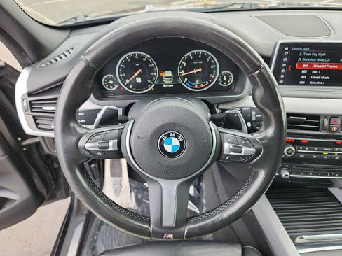 Used 2018 BMW X5 xDrive50i w/ M Sport Package image 19
