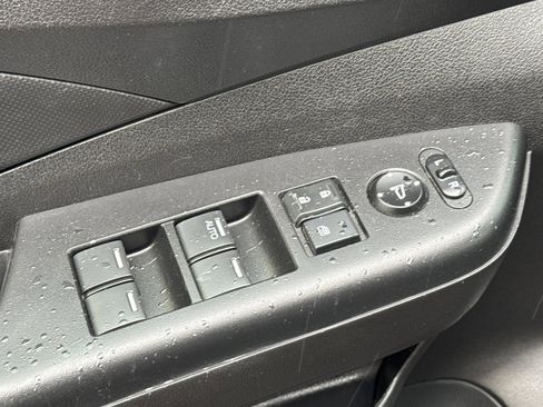 Used 2015 Honda CR-V LX image 13