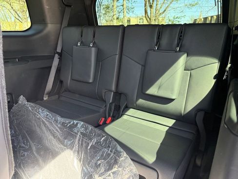 Used 2024 Lexus GX 550 w/ Accessory Package (Z1) AWD/4WD image 18