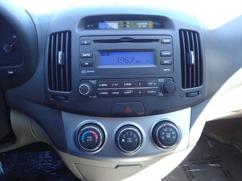 Used 2010 Hyundai Elantra GLS FWD image 17