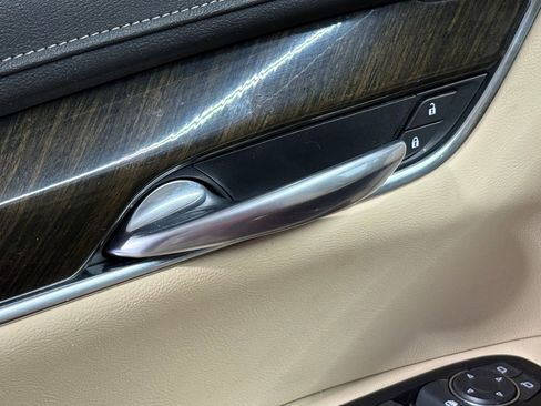 Used 2019 Cadillac XT5 FWD image 21