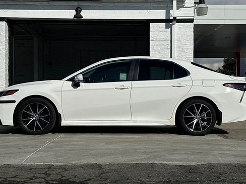 Certified 2023 Toyota Camry SE image 7