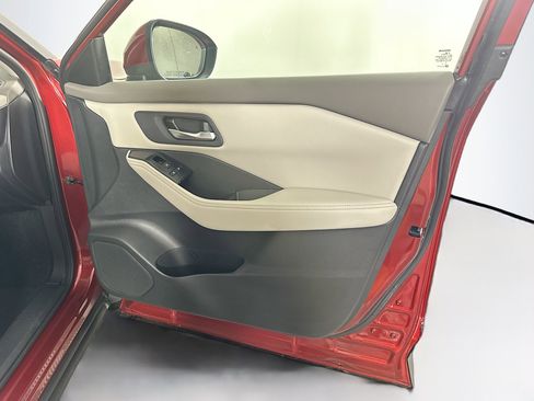 Used 2024 Nissan Rogue SV FWD image 31