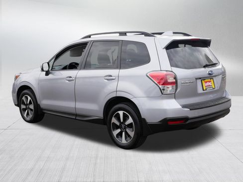Used 2017 Subaru Forester 2.5i Premium AWD/4WD image 4