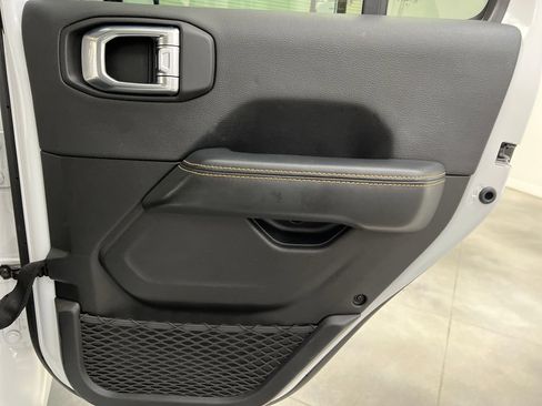 Used 2025 Jeep Wrangler Unlimited Sahara AWD/4WD image 24
