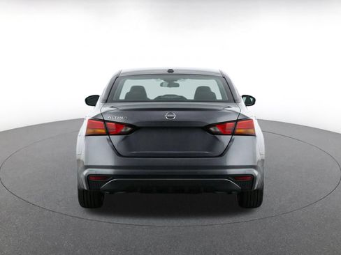 Used 2025 Nissan Altima 2.5 SV FWD image 8