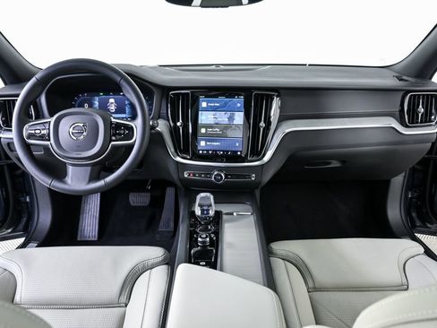 Certified 2025 Volvo V60 B5 Cross Country Ultra image 20