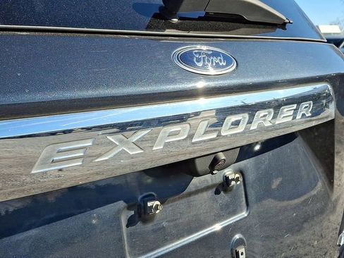 Certified 2022 Ford Explorer XLT w/ Equipment Group 202A image 31