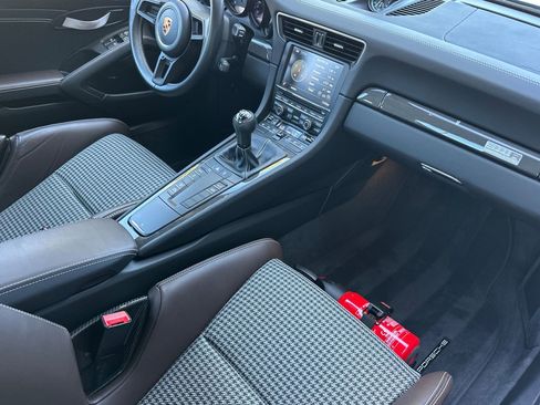 Used 2016 Porsche 911 R RWD image 16