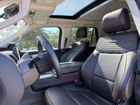 Used 2025 Ford Expedition Platinum w/ Platinum Ultimate Package AWD/4WD image 9