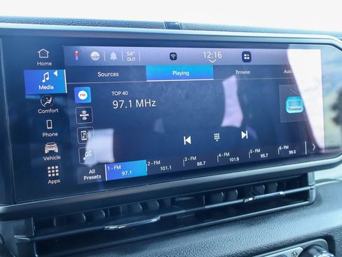 Used 2024 Jeep Wrangler Sport S image 5