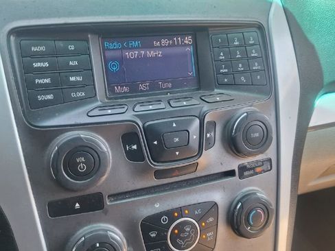 Used 2013 Ford Explorer FWD image 2