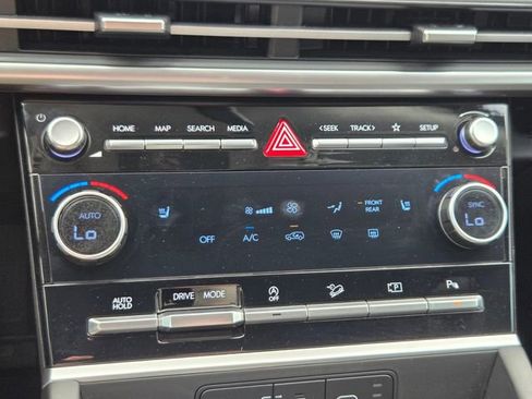 Used 2025 Hyundai Santa Fe SEL FWD image 24