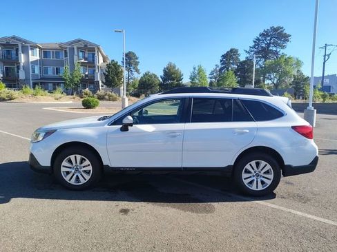 Used 2019 Subaru Outback 2.5i Premium AWD/4WD image 4