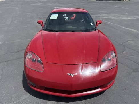 Used 2005 Chevrolet Corvette Coupe w/ Preferred Equipment Group RWD image 3
