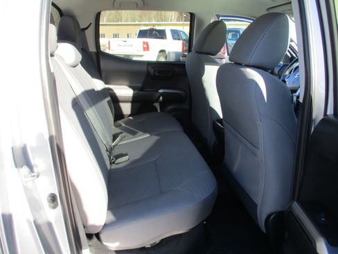 Used 2020 Toyota Tacoma SR5 image 14