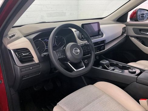 Certified 2021 Nissan Rogue SV image 13