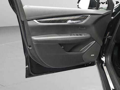 Used 2022 Cadillac XT6 Premium Luxury w/ Technology Package image 37