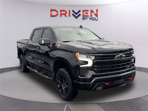 Used 2025 Chevrolet Silverado 1500 LT Trail Boss w/ LT Trail Boss Premium Package AWD/4WD image 2